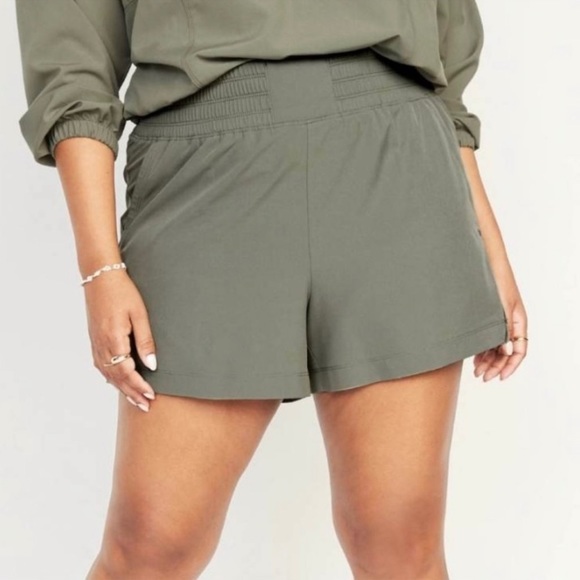 Old Navy Pants - Old Navy High-Waisted StretchTech Shorts - XXL